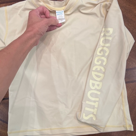 Boys Southbound swim trunks with free Rugged butts rash guard - Picture 4 of 5